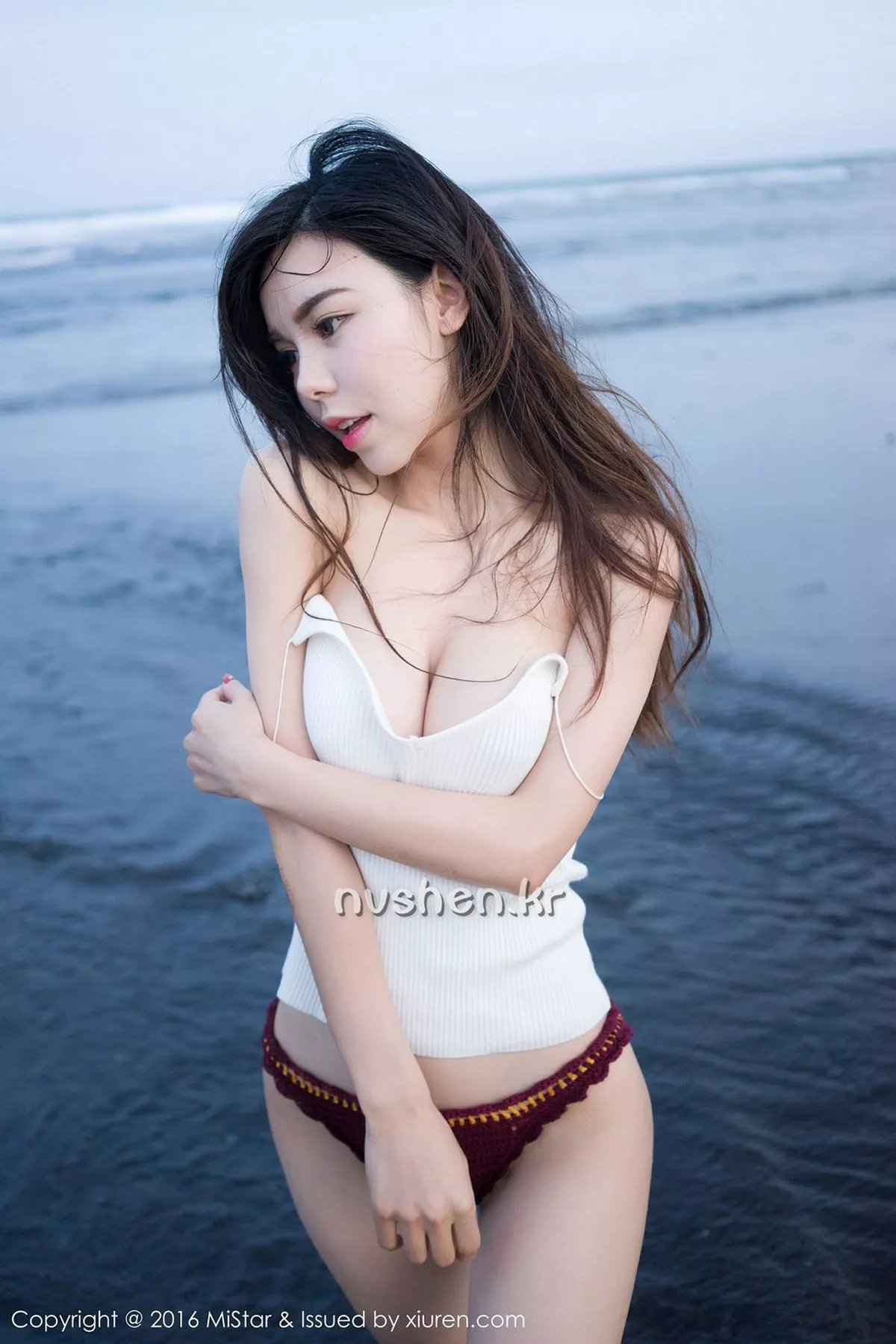秀人集.com_[MiStar魅妍社]Vol.125_嫩模沈佳熹巴厘岛旅拍第2套沙滩边吊带内衣秀美胸写真50P