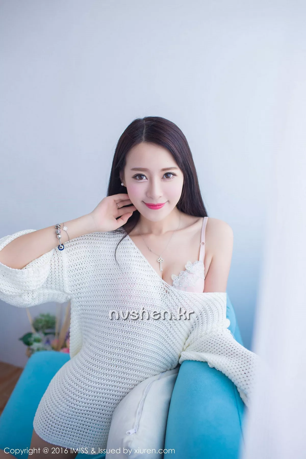 秀人集.com_[IMISS爱蜜社]Vol.137_气质美女王曼妮好Q性感内衣秀白嫩肌肤纯白诱惑写真45P
