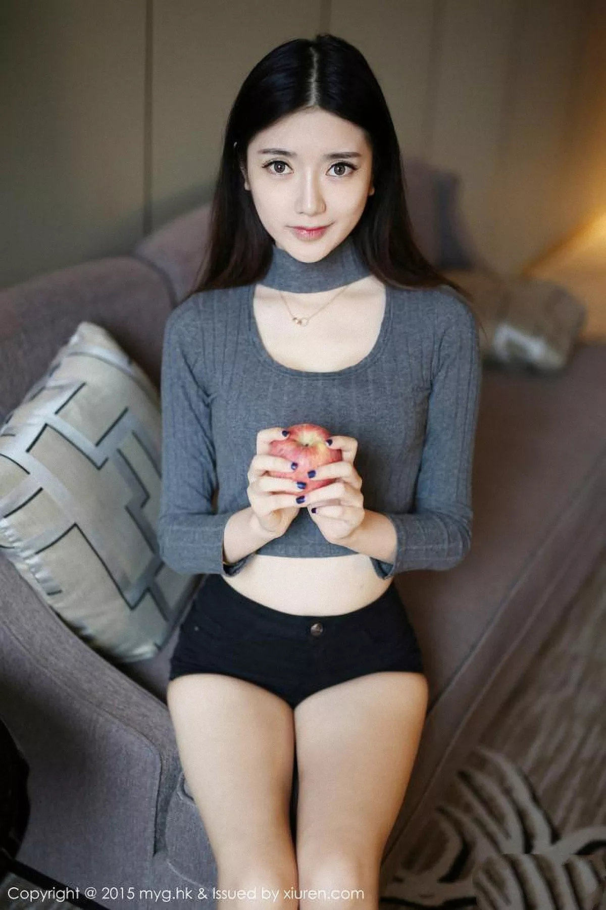 秀人集.com_[MyGirl美媛馆]Vol.119_嫩模于小小姐Momo黑色牛仔短裤白嫩美腿清爽迷人写真45P