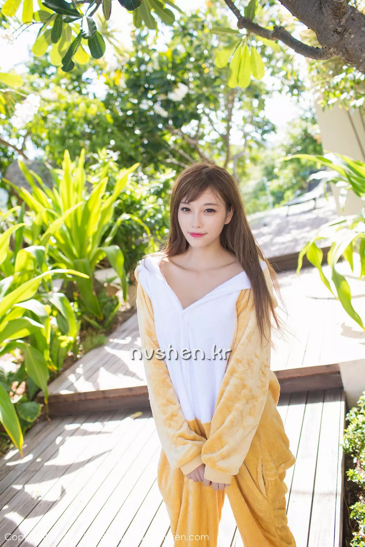 秀人集.com_[IMISS爱蜜社]Vol.136_嫩模Sugar小甜心CC苏梅岛旅拍美女扮野兽性感黑丝写真59P