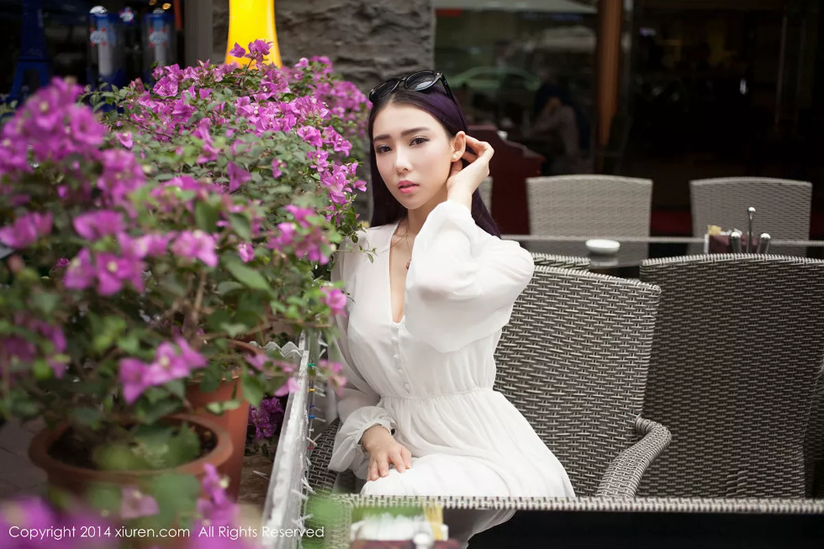 秀人集.com_[XiuRen秀人网]No.131_嫩模梦娜Vanessa白色连身睡裙大尺度真空美胸诱惑写真58P
