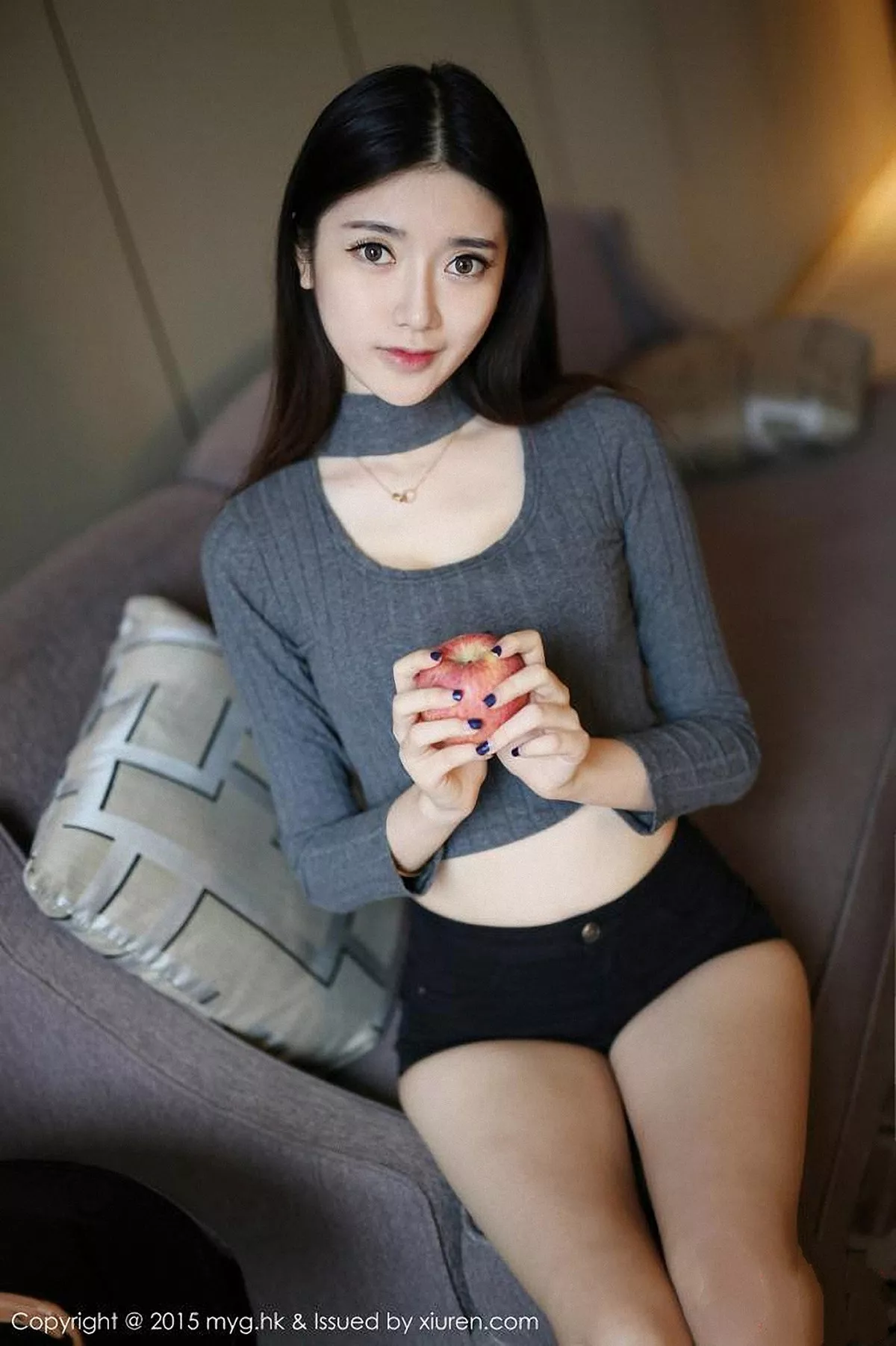 秀人集.com_[MyGirl美媛馆]Vol.119_嫩模于小小姐Momo黑色牛仔短裤白嫩美腿清爽迷人写真45P