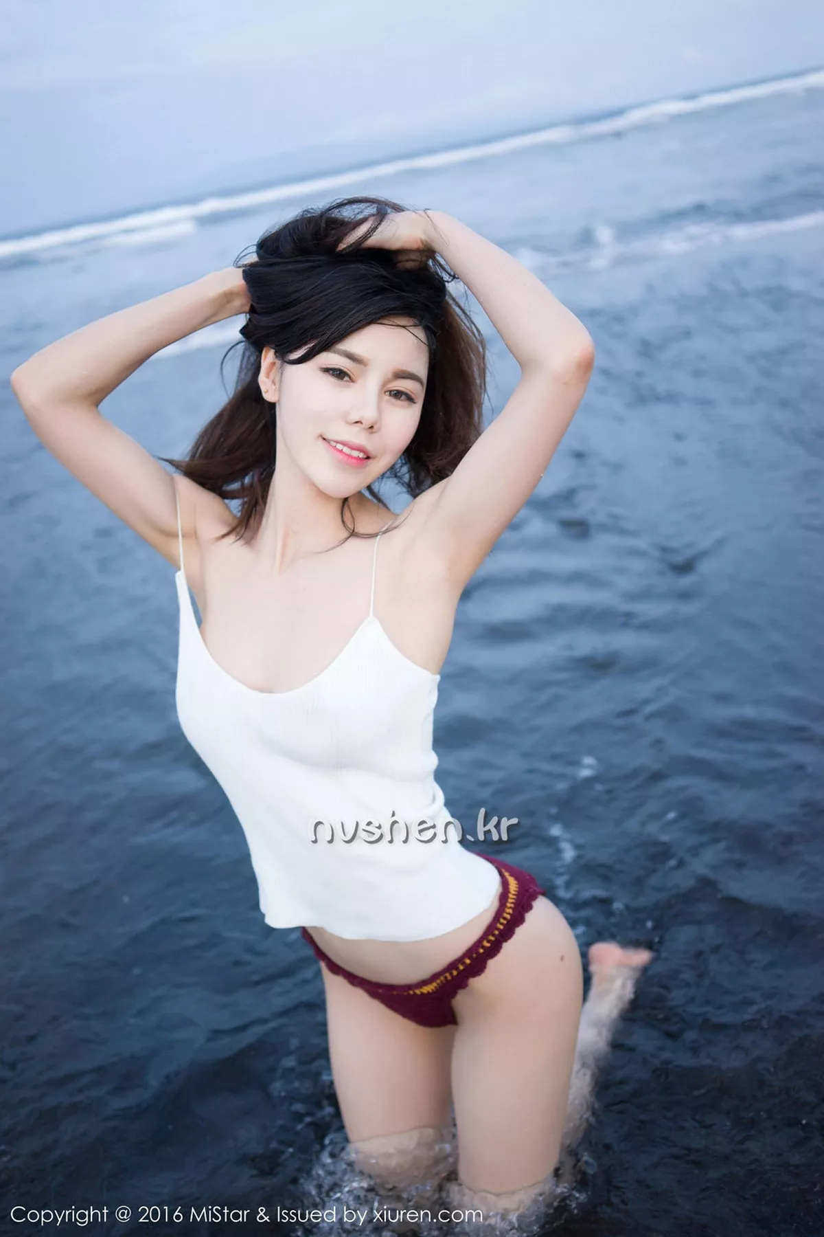 秀人集.com_[MiStar魅妍社]Vol.125_嫩模沈佳熹巴厘岛旅拍第2套沙滩边吊带内衣秀美胸写真50P