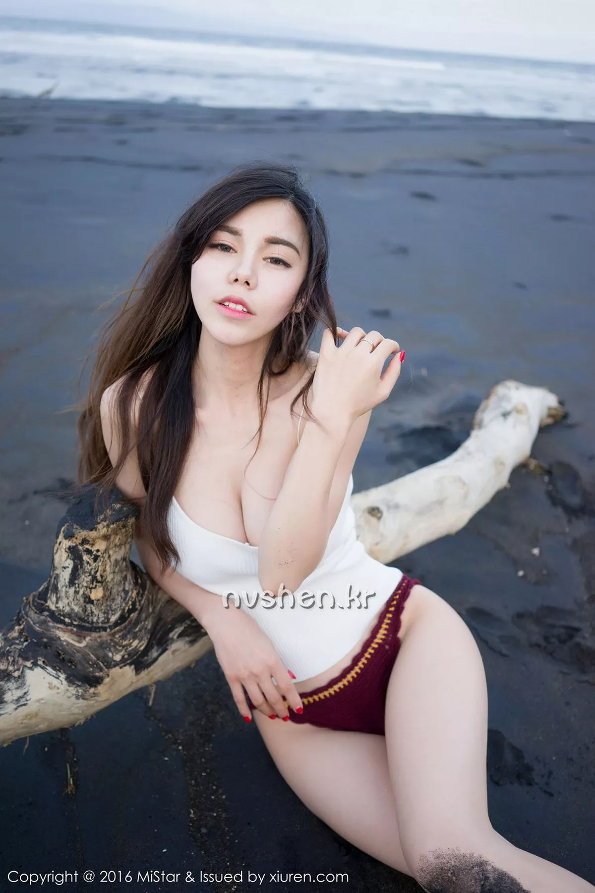 秀人集.com_[MiStar魅妍社]Vol.125_嫩模沈佳熹巴厘岛旅拍第2套沙滩边吊带内衣秀美胸写真50P