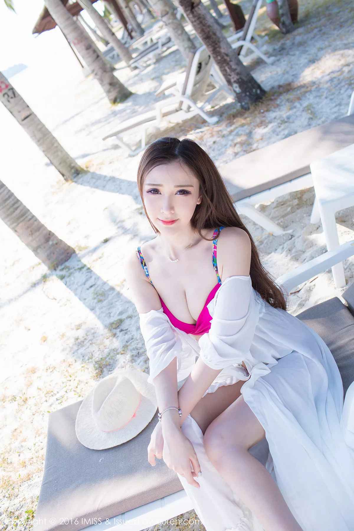 秀人集.com_[IMISS爱蜜社]Vol.091_淼淼萌萌哒兰卡威旅拍红色内衣秀美胸花仙子迷人写真52P