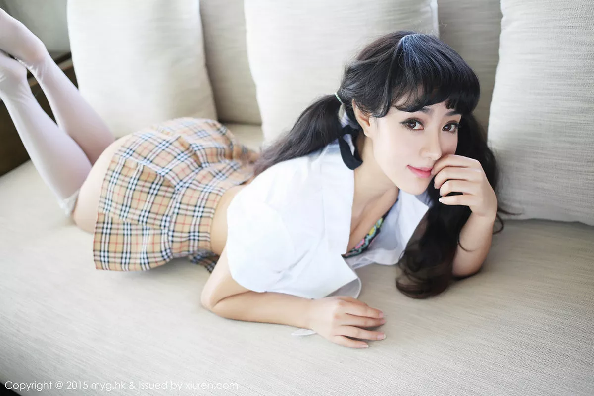 秀人集.com_[MyGirl美媛馆]Vol.107_嫩模Manuela玛鲁娜学生妹制服白嫩美臀极致诱惑写真50P