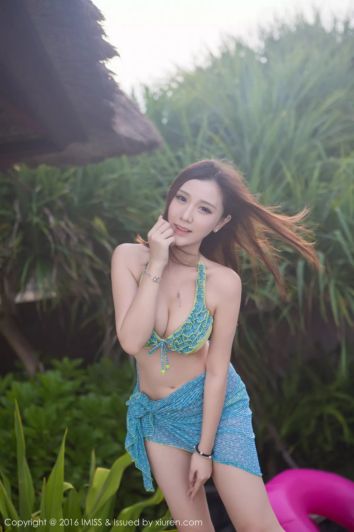 秀人集.com_[IMISS爱蜜社]Vol.102_气质女神淼淼萌萌哒巴厘岛旅拍清纯白纱长裙清新写真49P