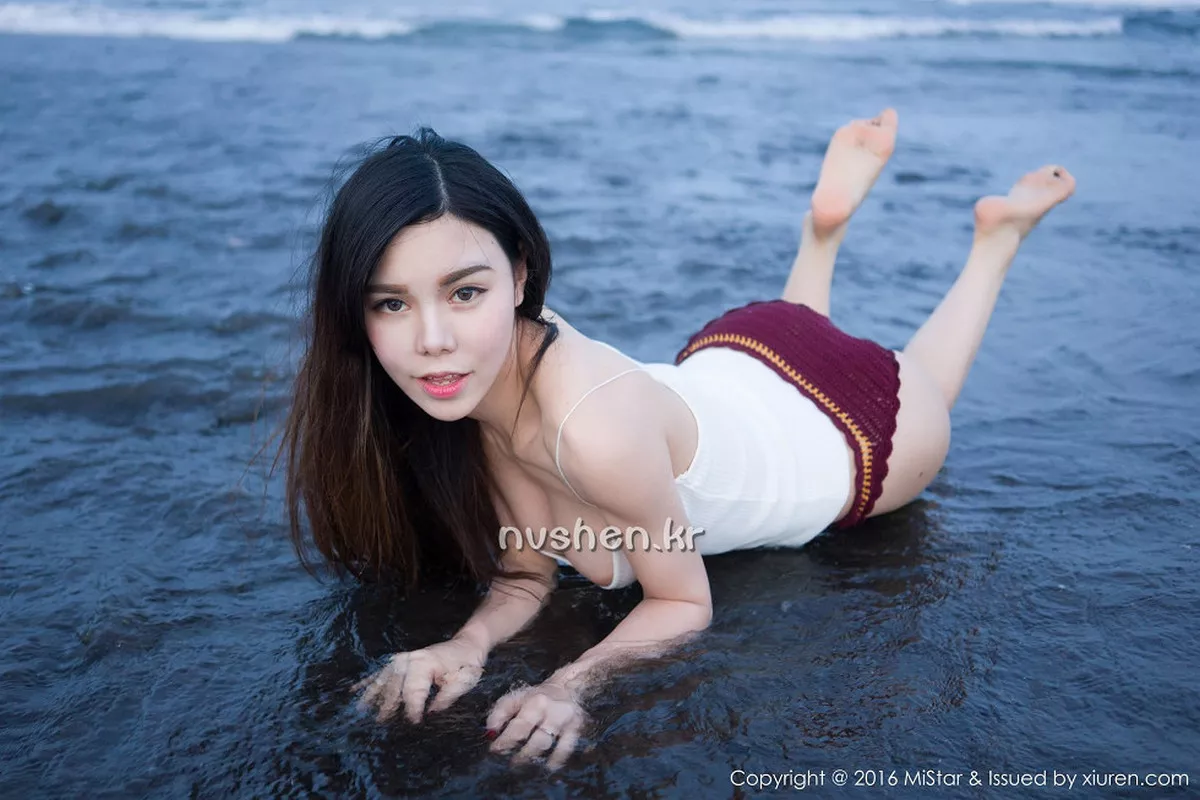 秀人集.com_[MiStar魅妍社]Vol.125_嫩模沈佳熹巴厘岛旅拍第2套沙滩边吊带内衣秀美胸写真50P