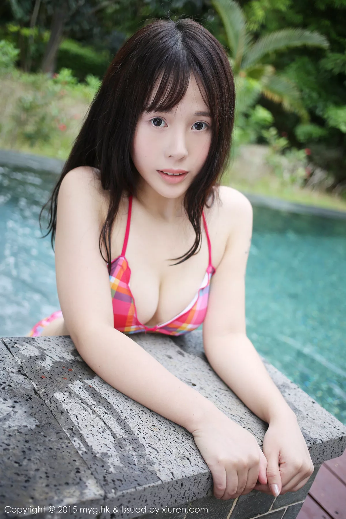 秀人集.com_[MyGirl美媛馆]Vol.186_嫩模Evelyn艾莉三亚旅拍红色比基尼泳池边诱惑翘臀写真76P
