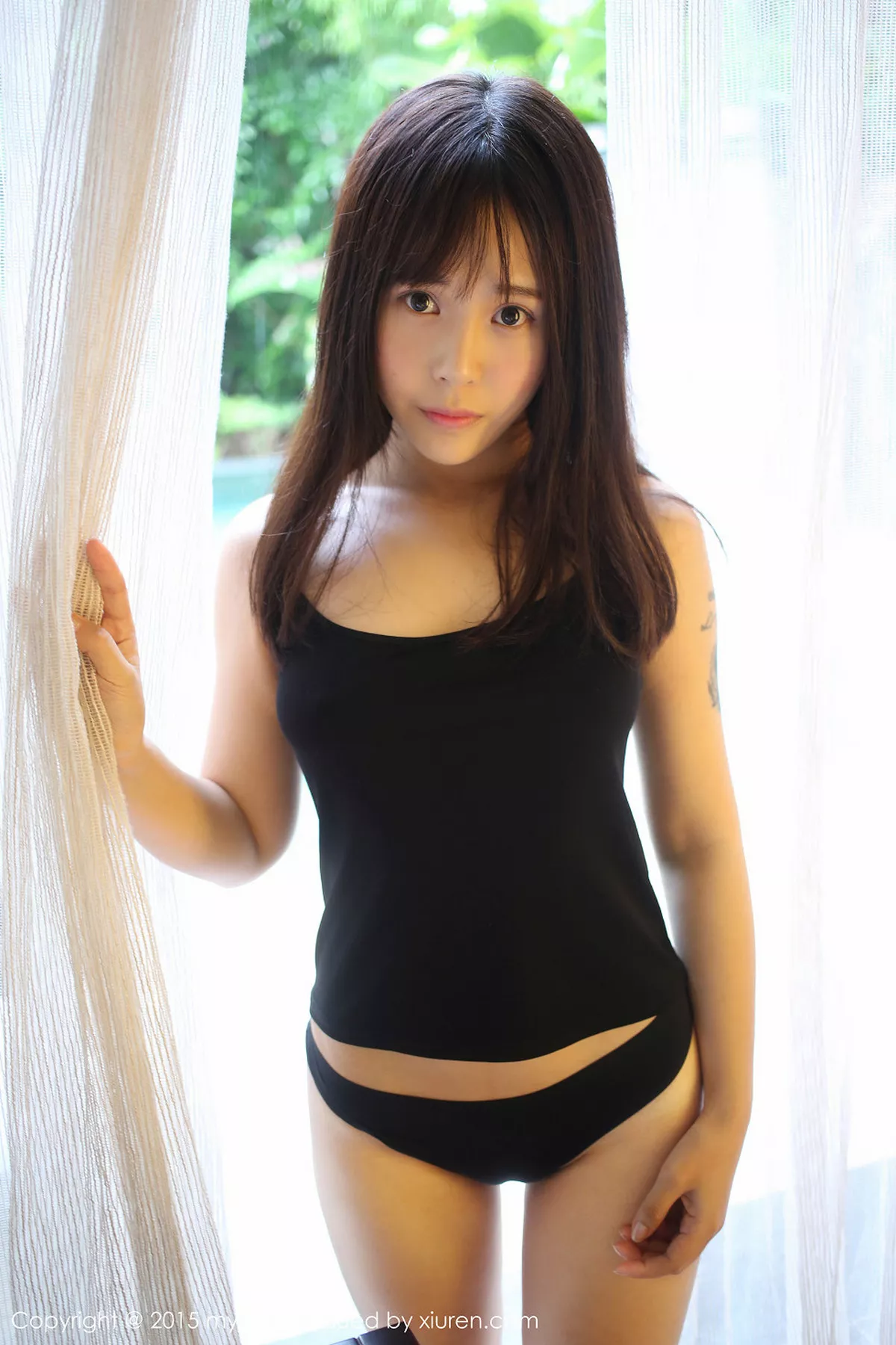秀人集.com_[MyGirl美媛馆]Vol.173_嫩模Evelyn艾莉三亚旅拍花色短旗袍白丝美腿性感写真93P