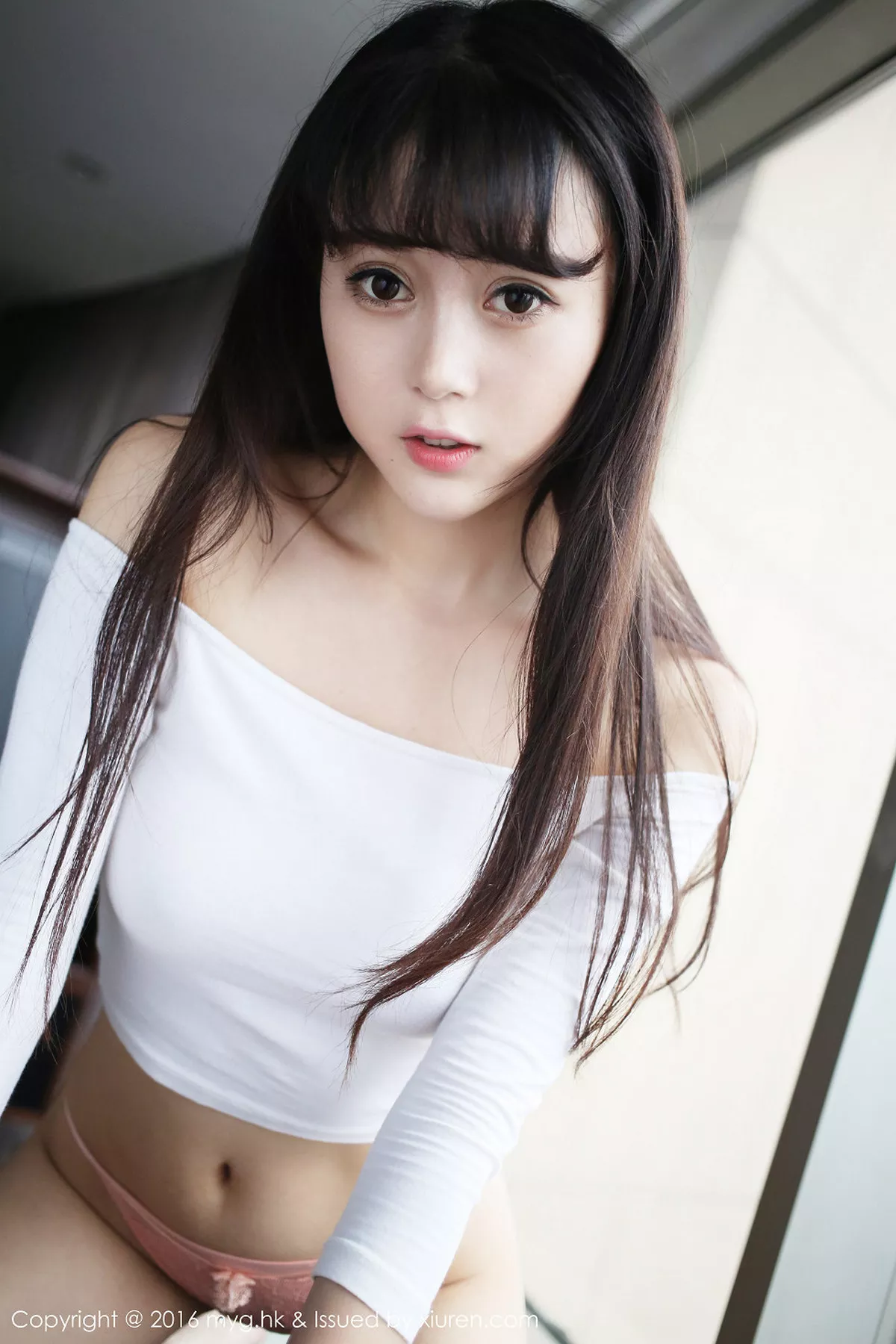 秀人集.com_[MyGirl美媛馆]Vol.197_嫩模赵小米Kitty白色上衣半撩秀美胸粉红内裤性感写真65P