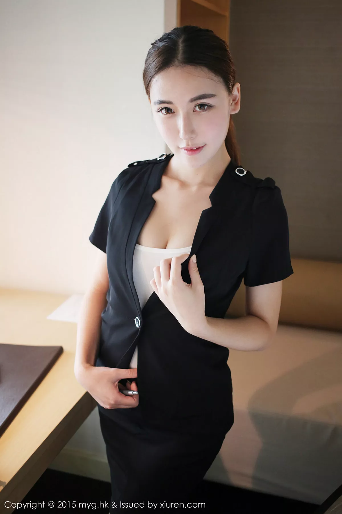 秀人集.com_[MyGirl美媛馆]Vol.161_嫩模熊吖BOBO黑色教师制服吊带丝袜性感迷人写真40P