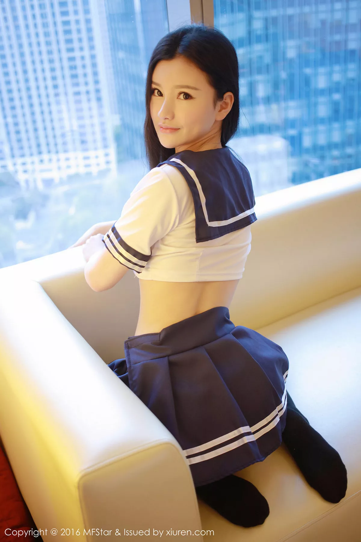 秀人集.com_[MFStar模范学院]Vol.081_嫩模姗姗就打奥特曼红色肚兜+丁字裤翘臀完美诱惑写真50P