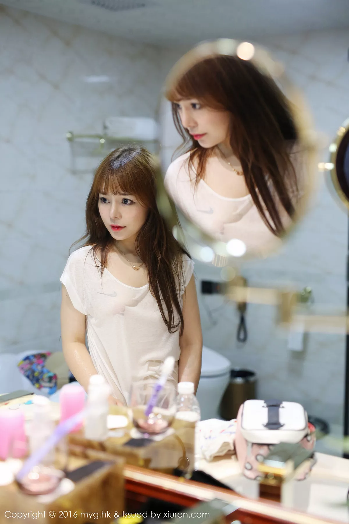 秀人集.com_[MyGirl美媛馆]Vol.209_嫩模粉芭比VV脱内裤秀迷人翘臀性感私房写真48P