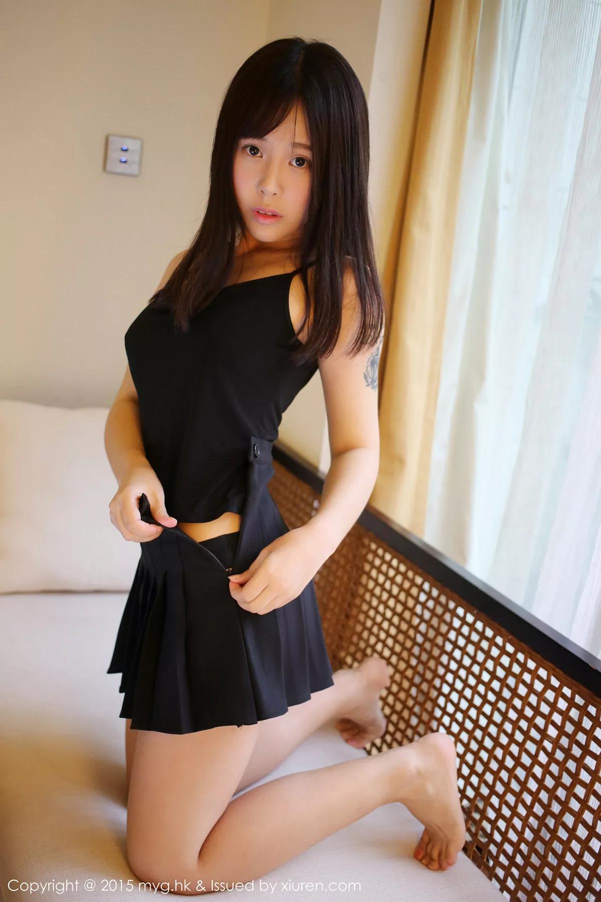 秀人集.com_[MyGirl美媛馆]Vol.173_嫩模Evelyn艾莉三亚旅拍花色短旗袍白丝美腿性感写真93P
