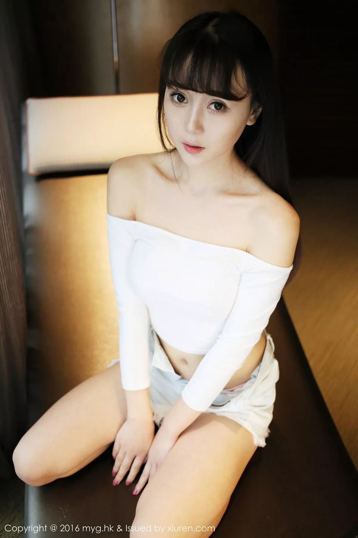 秀人集.com_[MyGirl美媛馆]Vol.197_嫩模赵小米Kitty白色上衣半撩秀美胸粉红内裤性感写真65P
