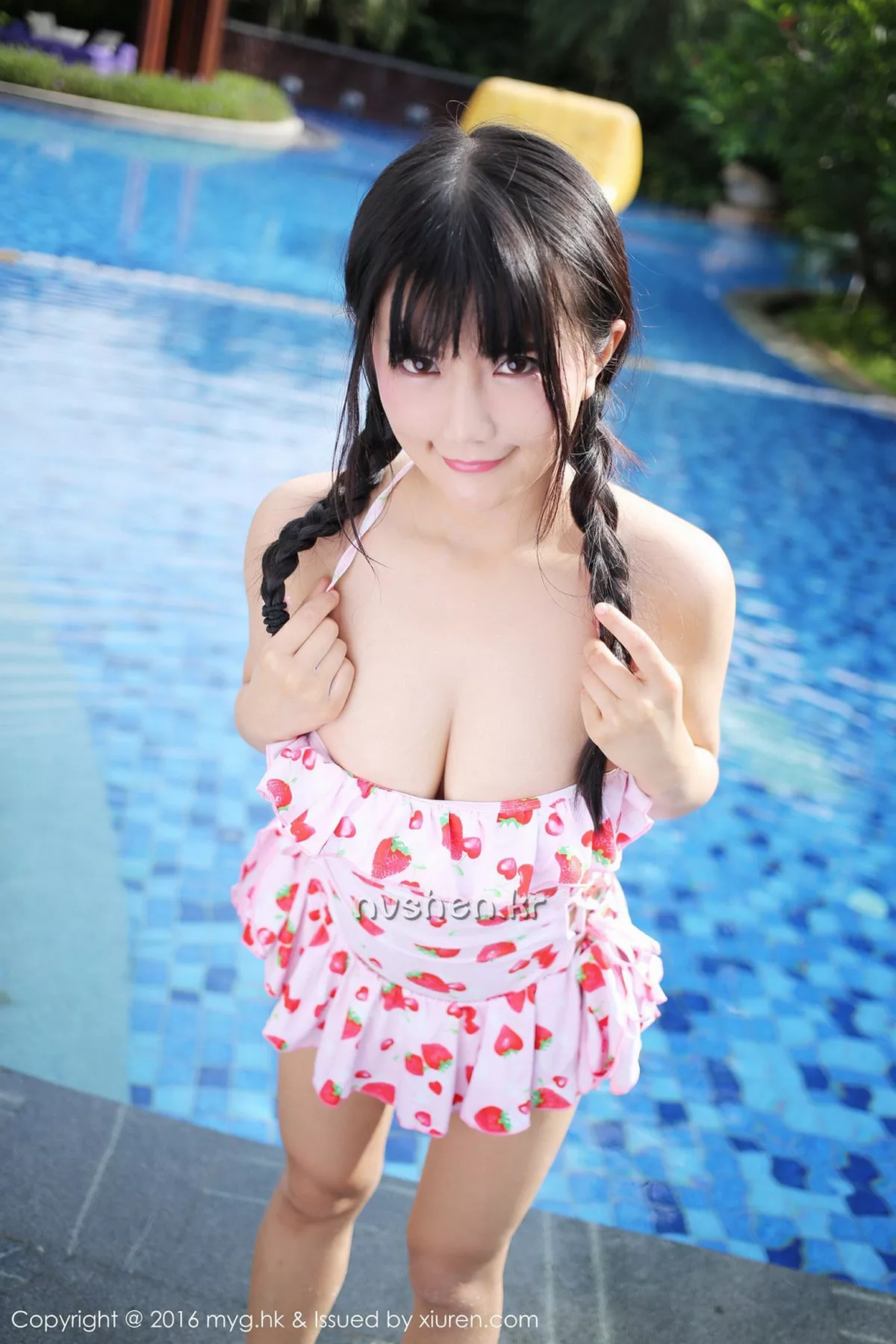 秀人集.com_[MyGirl美媛馆]Vol.230_巨乳嫩模崔乖艺性感花色比基尼童颜巨乳诱惑写真54P