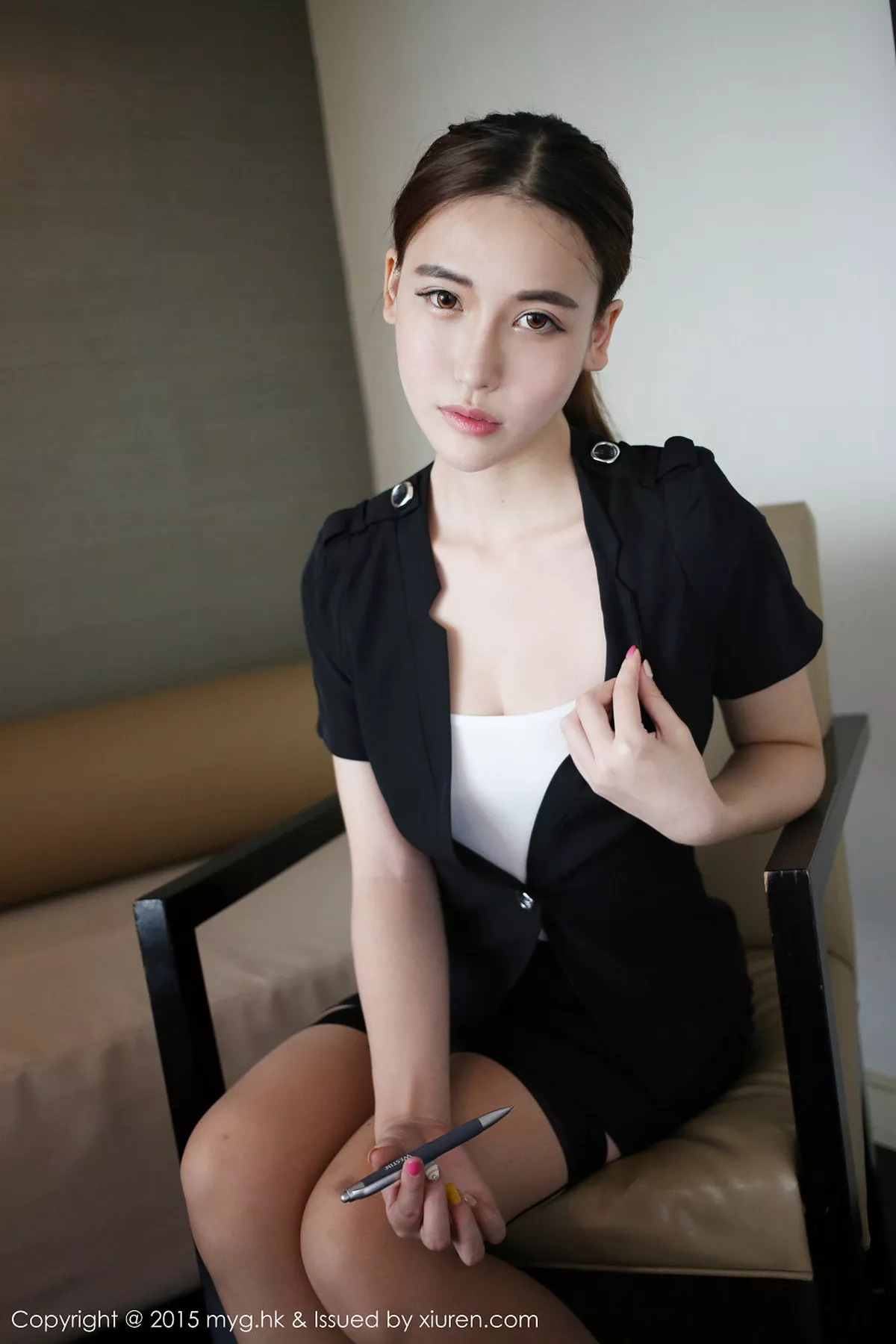 秀人集.com_[MyGirl美媛馆]Vol.161_嫩模熊吖BOBO黑色教师制服吊带丝袜性感迷人写真40P