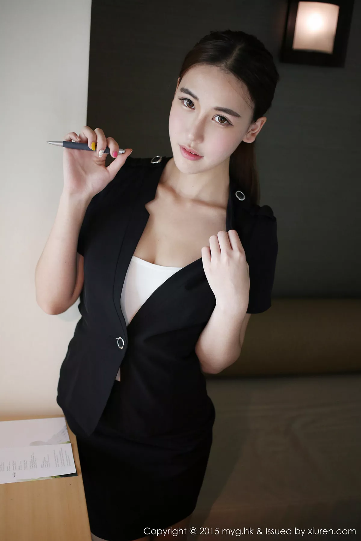 秀人集.com_[MyGirl美媛馆]Vol.161_嫩模熊吖BOBO黑色教师制服吊带丝袜性感迷人写真40P