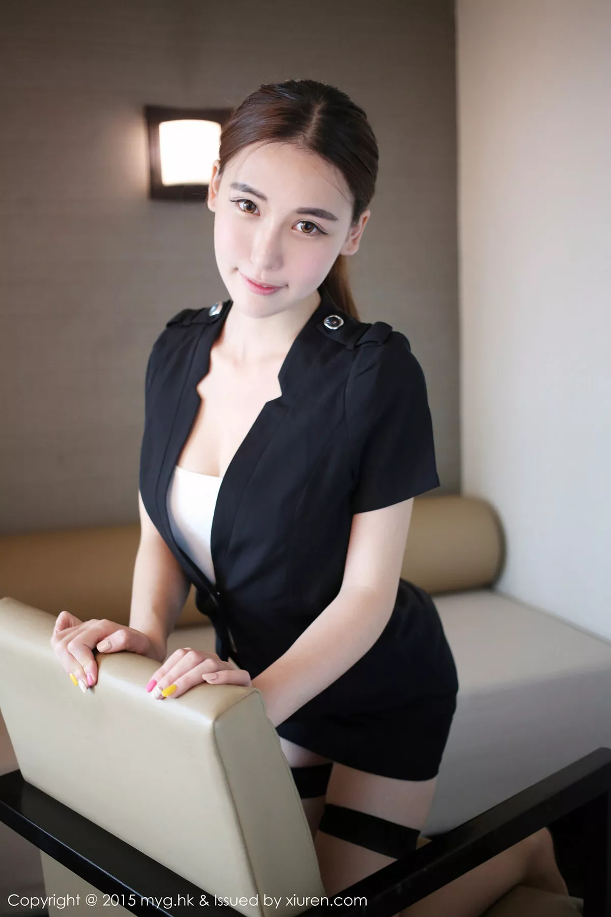 秀人集.com_[MyGirl美媛馆]Vol.161_嫩模熊吖BOBO黑色教师制服吊带丝袜性感迷人写真40P