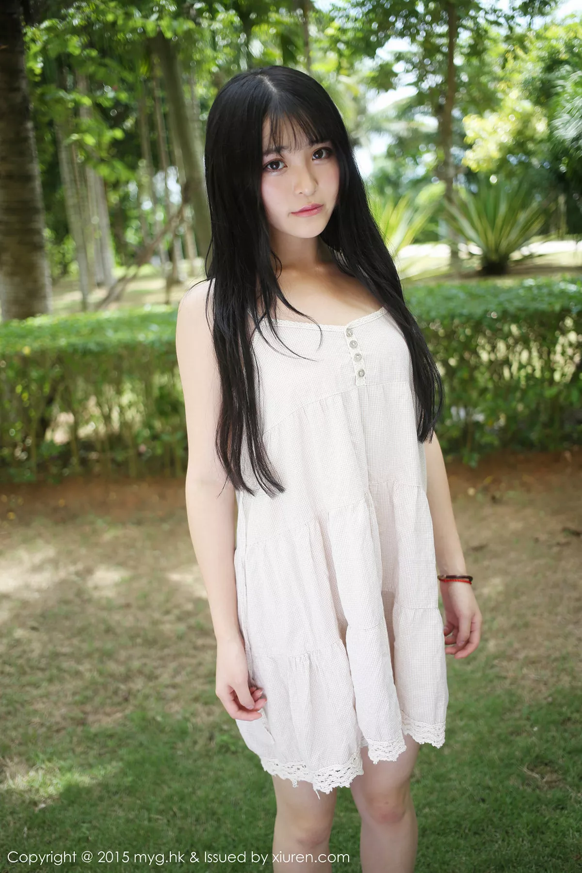 秀人集.com_[MyGirl美媛馆]Vol.174_嫩模伊小七MoMo三亚旅拍半裸下身白嫩翘臀诱惑写真41P