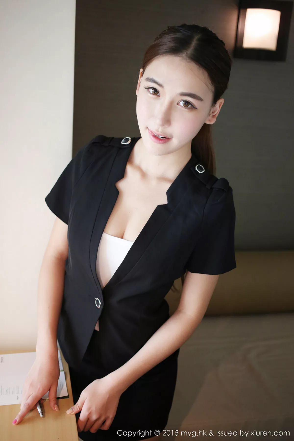 秀人集.com_[MyGirl美媛馆]Vol.161_嫩模熊吖BOBO黑色教师制服吊带丝袜性感迷人写真40P