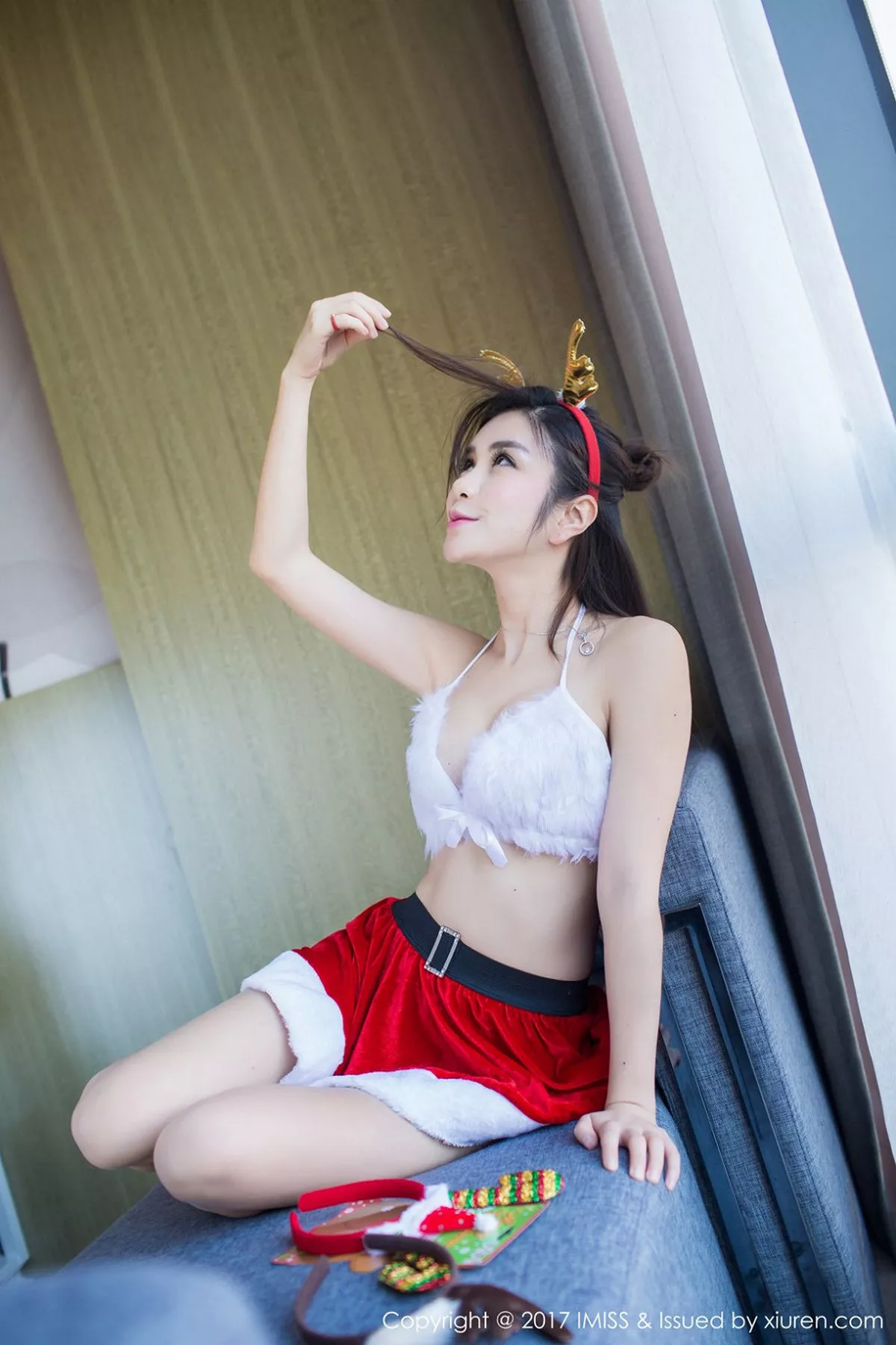 秀人集.com_[IMISS爱蜜社]Vol.146_嫩模李李七七喜喜圣诞主题小红裙纯白内衣秀完美身材写真67P