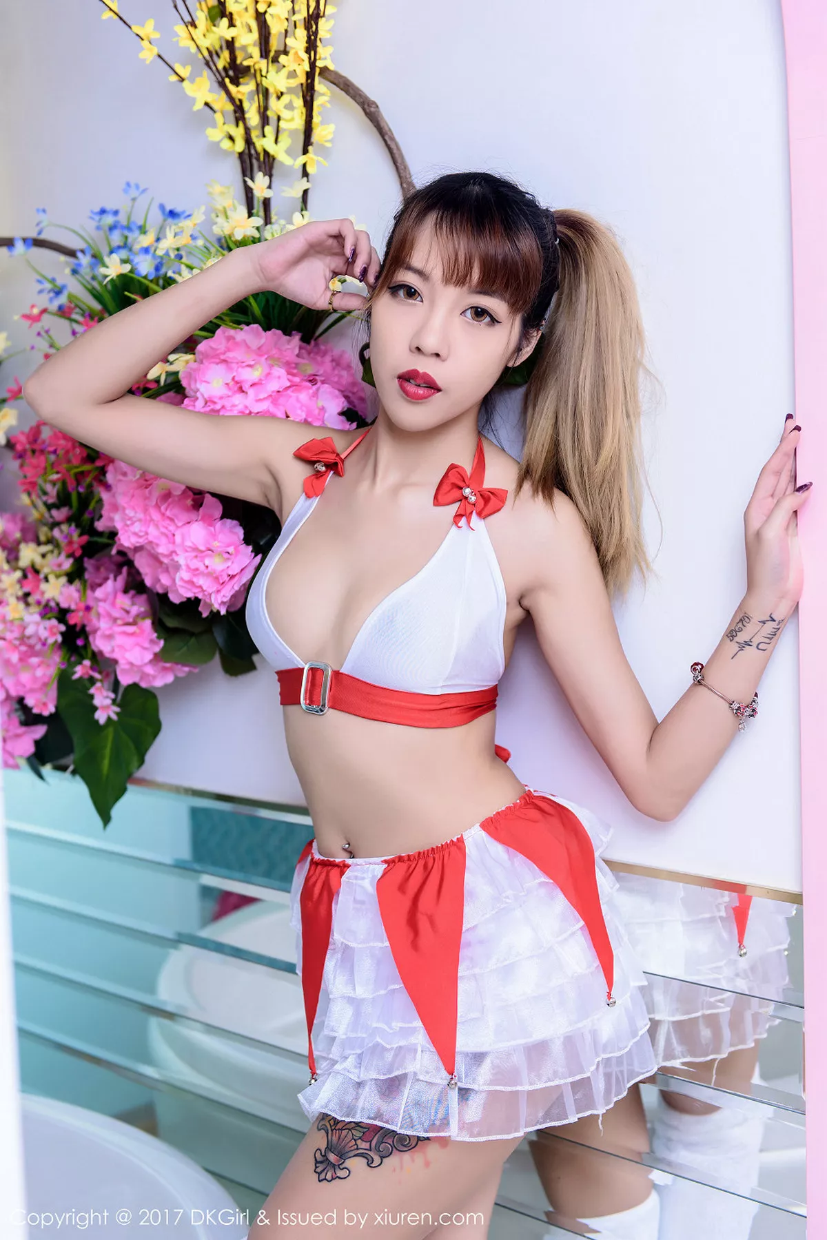 秀人集.com_[DKGirl御女郎]Vol.008_嫩模Meow喵喵哒性感内衣系列+浴缸里泡泡遮点诱惑写真50P