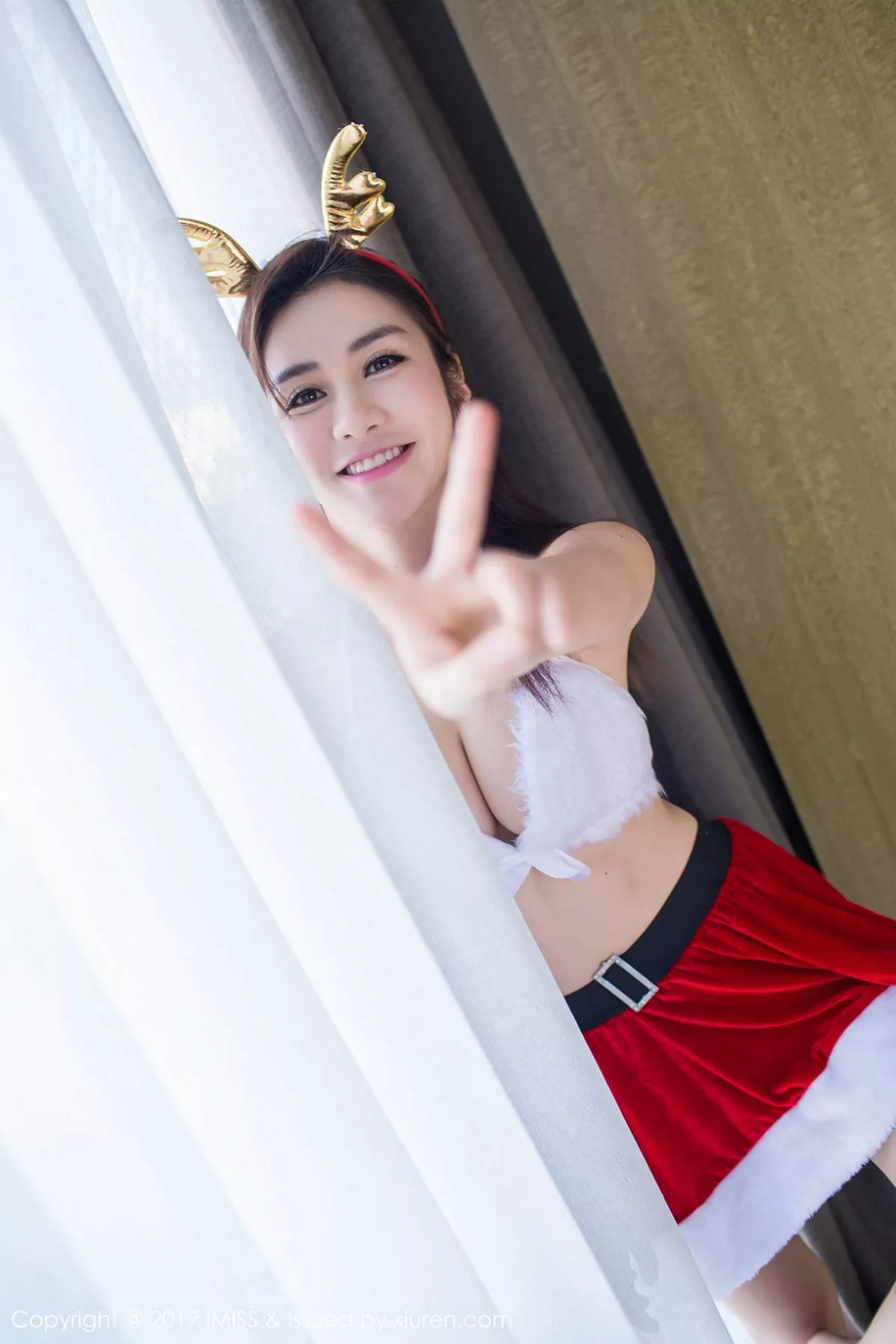 秀人集.com_[IMISS爱蜜社]Vol.146_嫩模李李七七喜喜圣诞主题小红裙纯白内衣秀完美身材写真67P