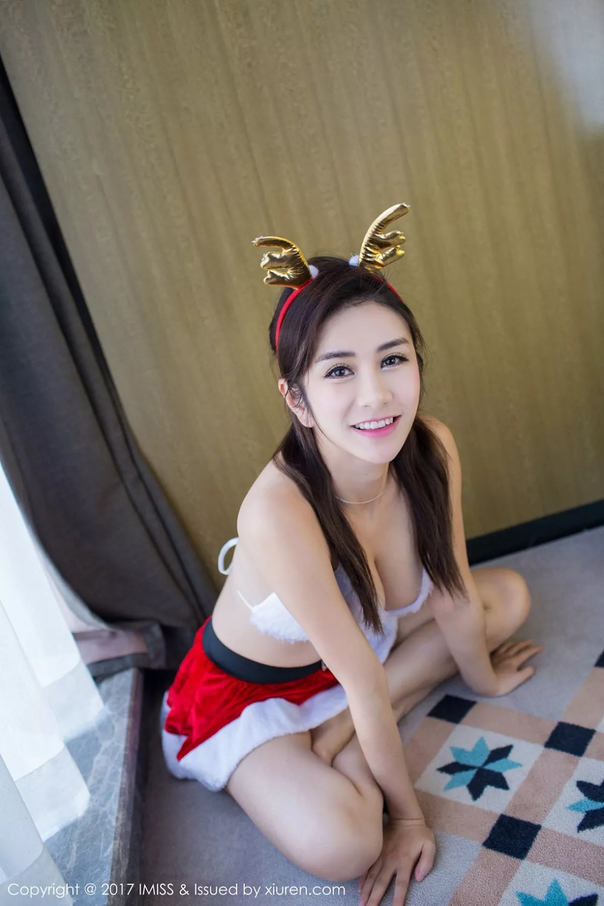 秀人集.com_[IMISS爱蜜社]Vol.146_嫩模李李七七喜喜圣诞主题小红裙纯白内衣秀完美身材写真67P