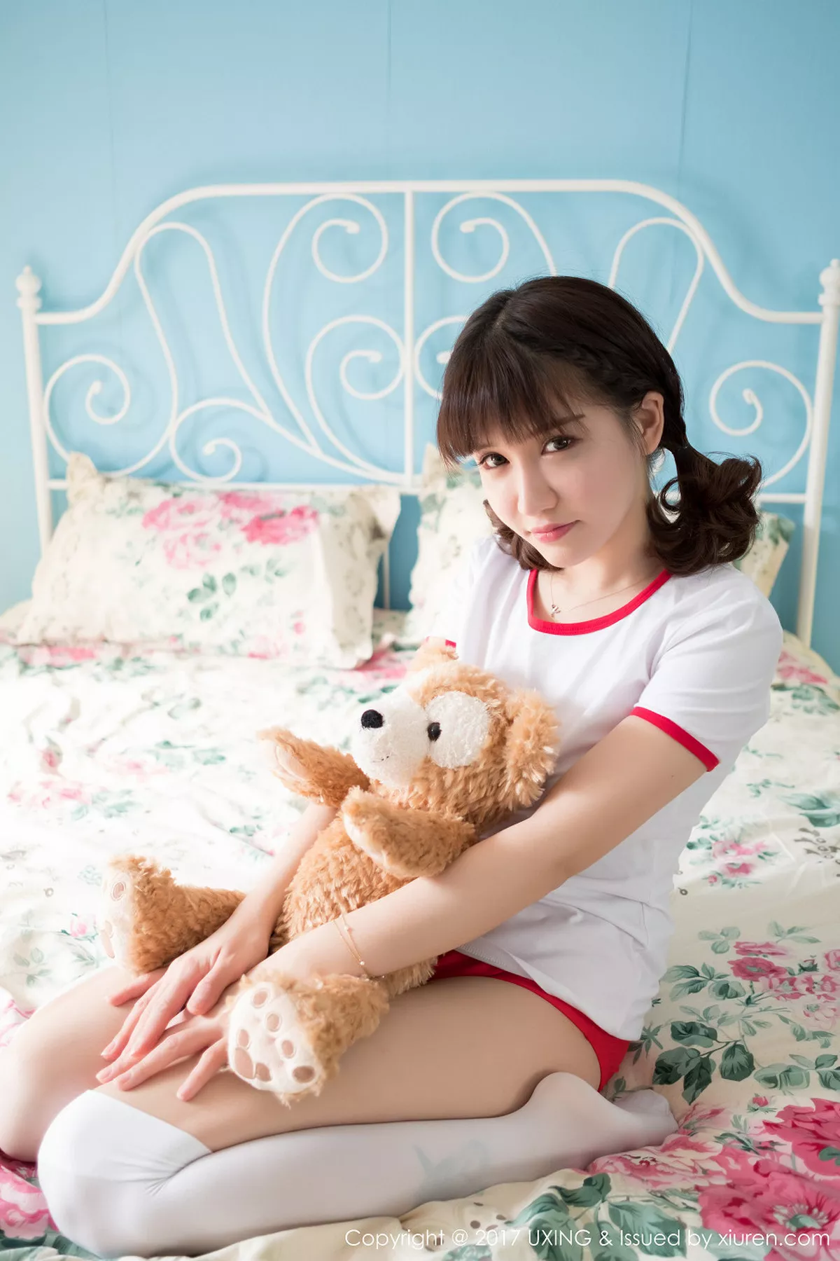 秀人集.com_[UXING优星馆]Vol.040_嫩模K8傲娇萌萌Vivian居家大床上体操服可爱萌动写真60P