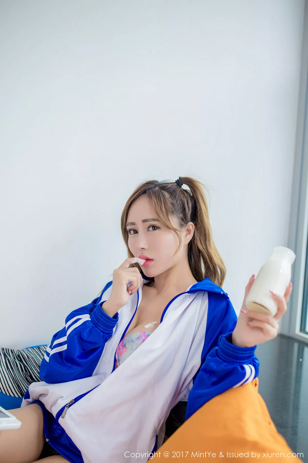 秀人集.com_[MintYe薄荷叶]Vol.004_嫩模何梦兮Stacy黑色蕾丝边丝袜女仆装完美诱惑写真62P