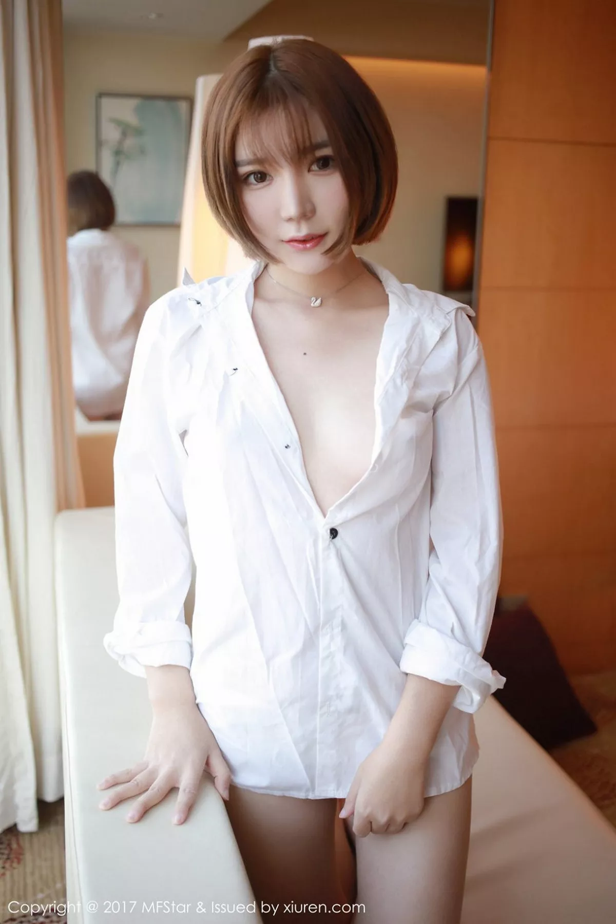 秀人集.com_[MFStar模范学院]Vol.089_丽质嫩模冷不丁居家白衬衣不穿内衣秀美胸撩人写真52P