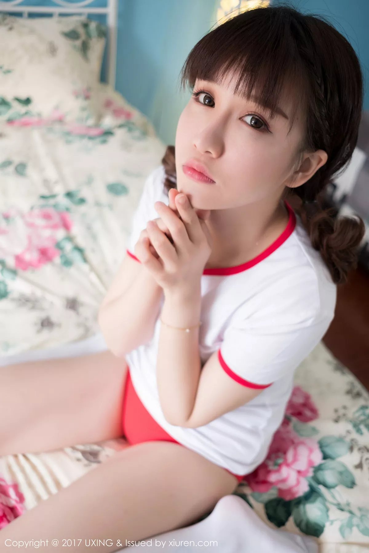 秀人集.com_[UXING优星馆]Vol.040_嫩模K8傲娇萌萌Vivian居家大床上体操服可爱萌动写真60P