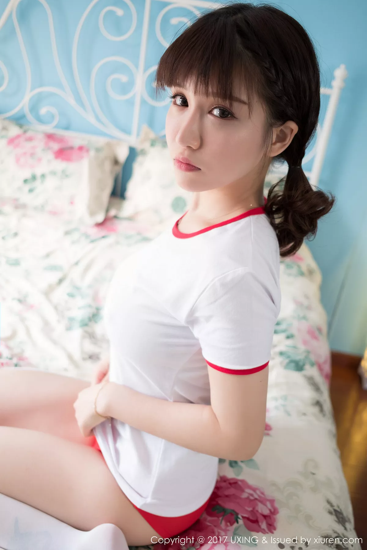 秀人集.com_[UXING优星馆]Vol.040_嫩模K8傲娇萌萌Vivian居家大床上体操服可爱萌动写真60P