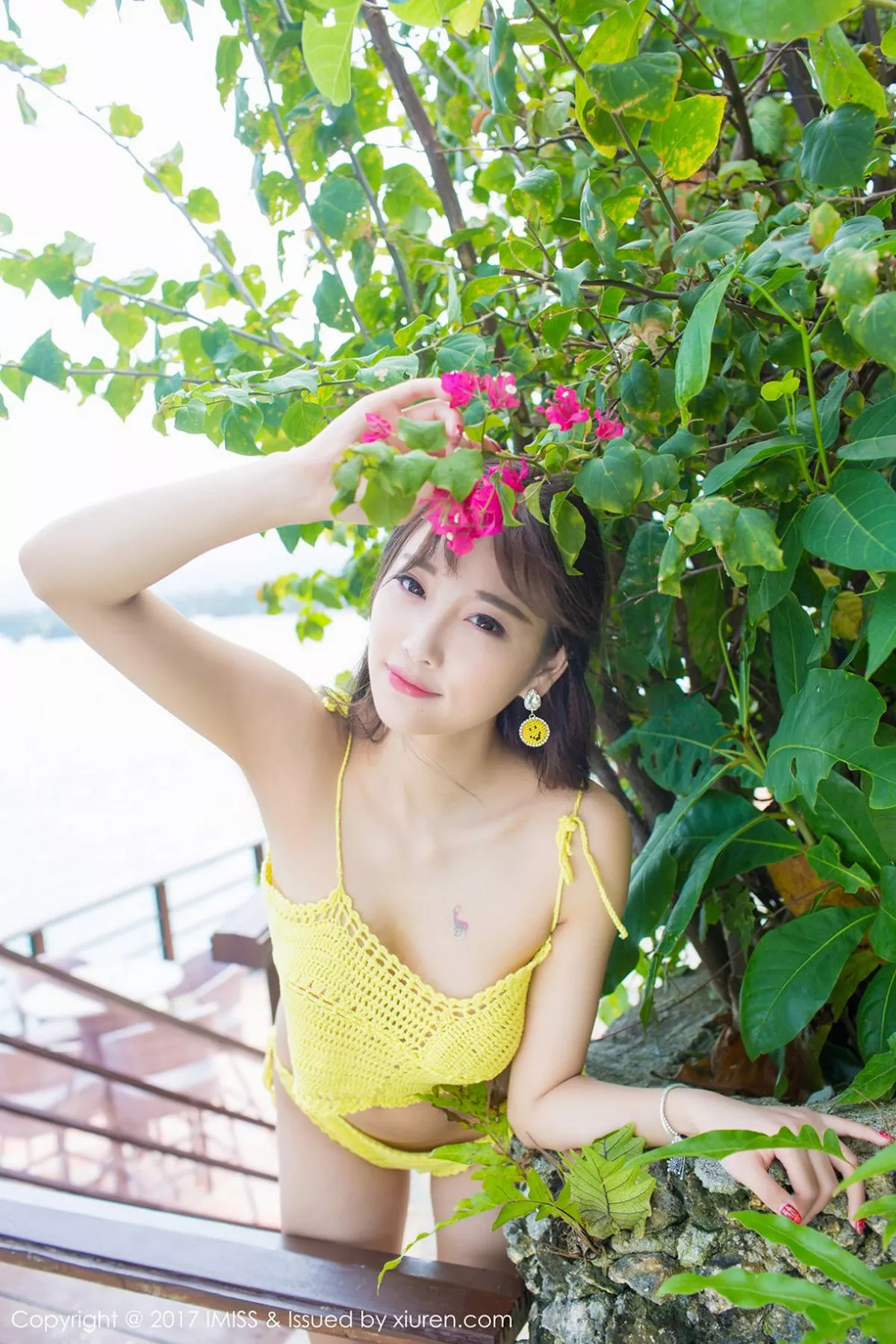 秀人集.com_[IMISS爱蜜社]Vol.154_嫩模杨晨晨sugar长滩旅拍吊带网格镂空内衣秀完美身材写真60P