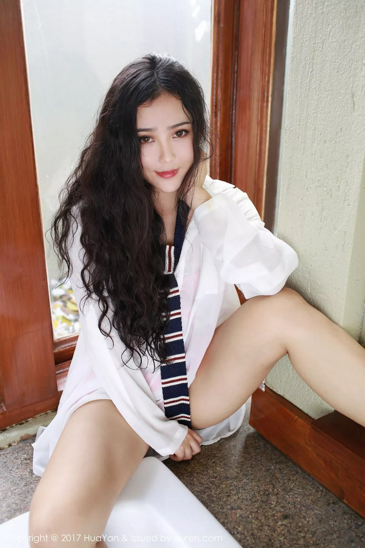 秀人集.com_[HuaYan花の颜]Vol.028_嫩模Manuela玛鲁娜长滩岛旅拍飘带内衣秀丰乳肥臀写真35P