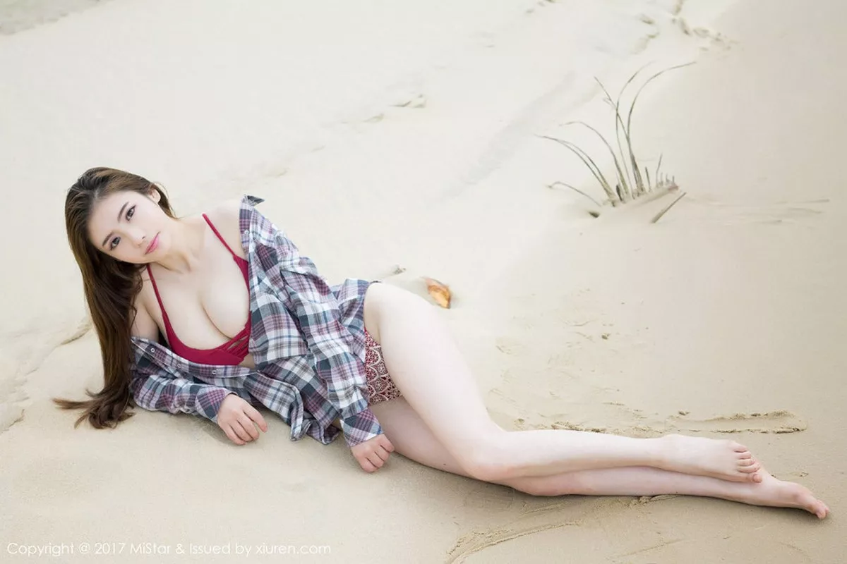 秀人集.com_[MiStar魅妍社]Vol.151_嫩模佳妮Jenny户外半脱内衣秀豪乳白嫩肥臀诱惑写真50P