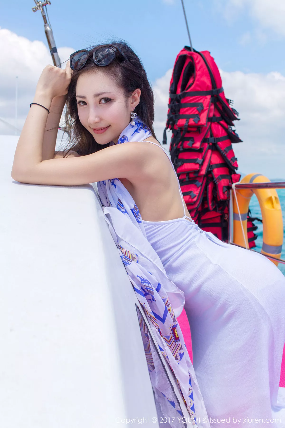 秀人集.com_[YouMi尤蜜荟]Vol.023_妩媚女神Yumi-尤美白色吊带连身裙秀完美身材性感迷人写真47P