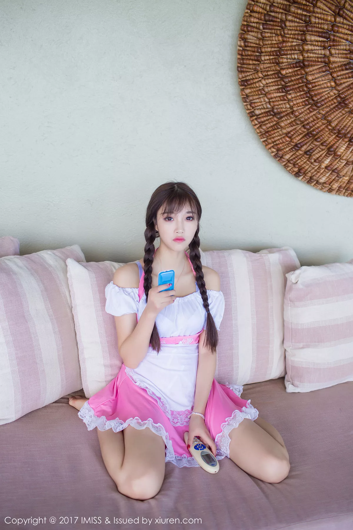 秀人集.com_[IMISS爱蜜社]Vol.159_嫩模杨晨晨sugar长滩旅拍性感粉红女仆装半脱内裤诱惑写真53P