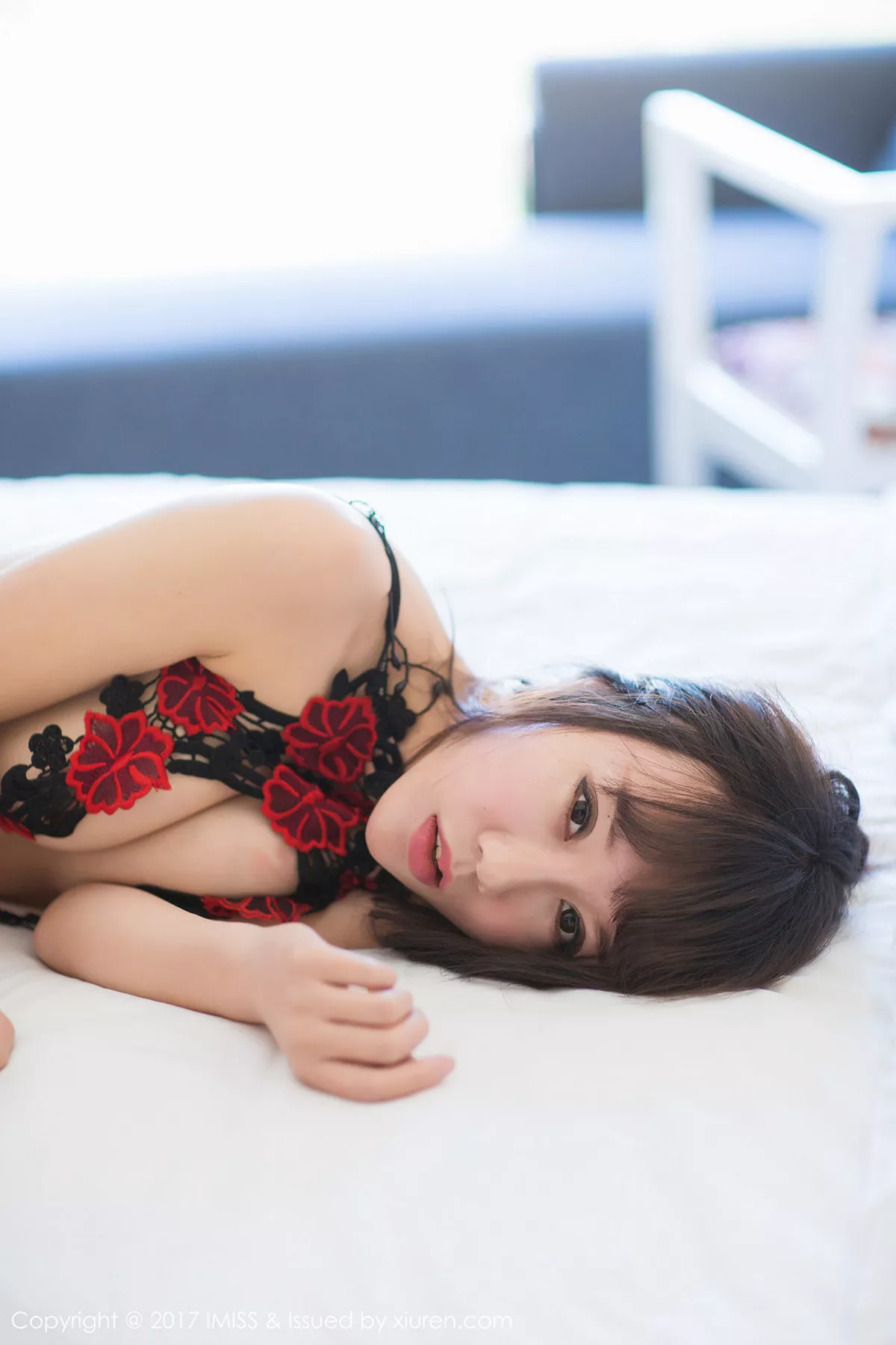 秀人集.com_[IMISS爱蜜社]Vol.157_娇柔妹子夏笑笑Summer居家黑色吊带情趣内衣秀傲人美胸写真61P