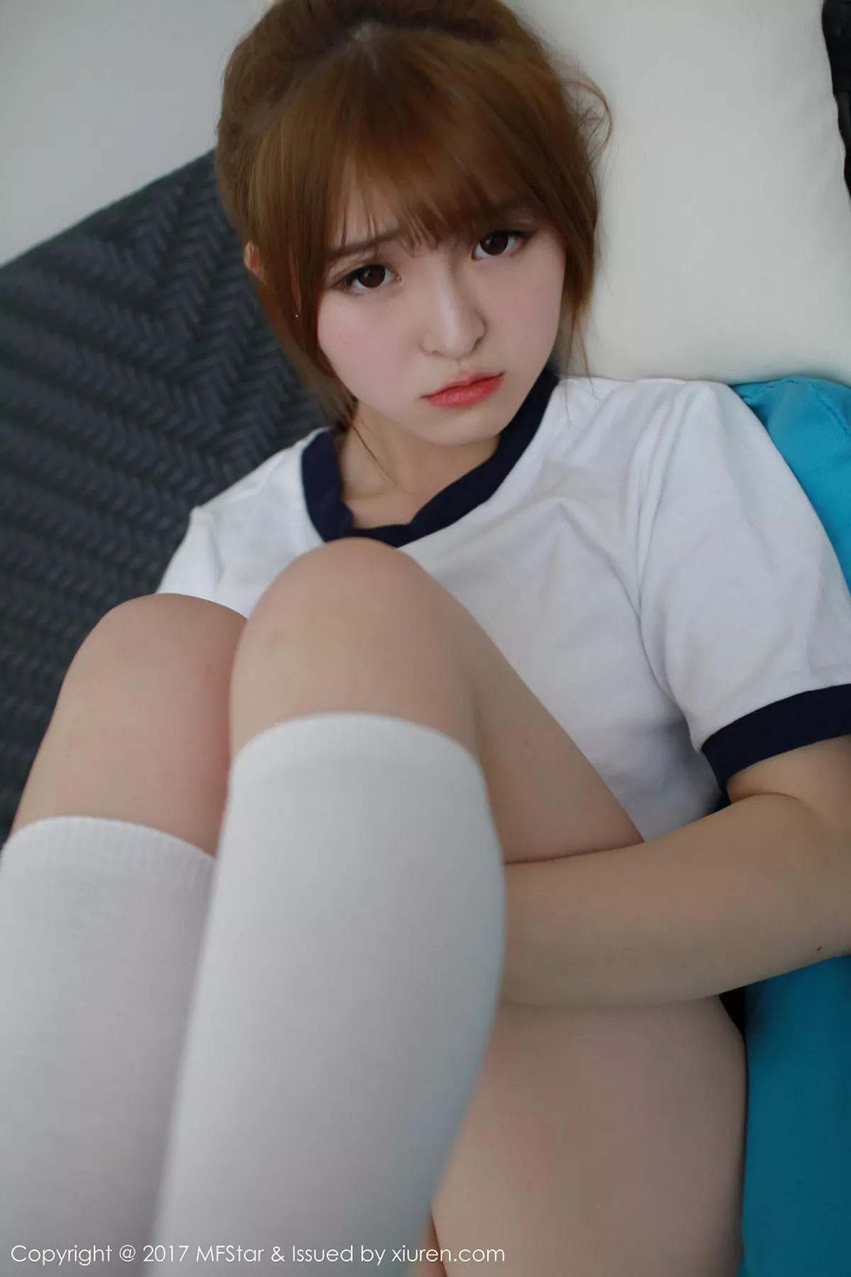秀人集.com_[MFStar模范学院]Vol.090_嫩模伊小七MoMo清纯运动服+眼镜OL系列完美身材写真51P
