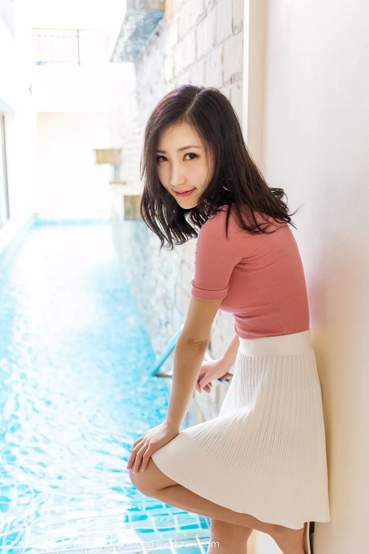 秀人集.com_[YouMi尤蜜荟]Vol.023_妩媚女神Yumi-尤美白色吊带连身裙秀完美身材性感迷人写真47P