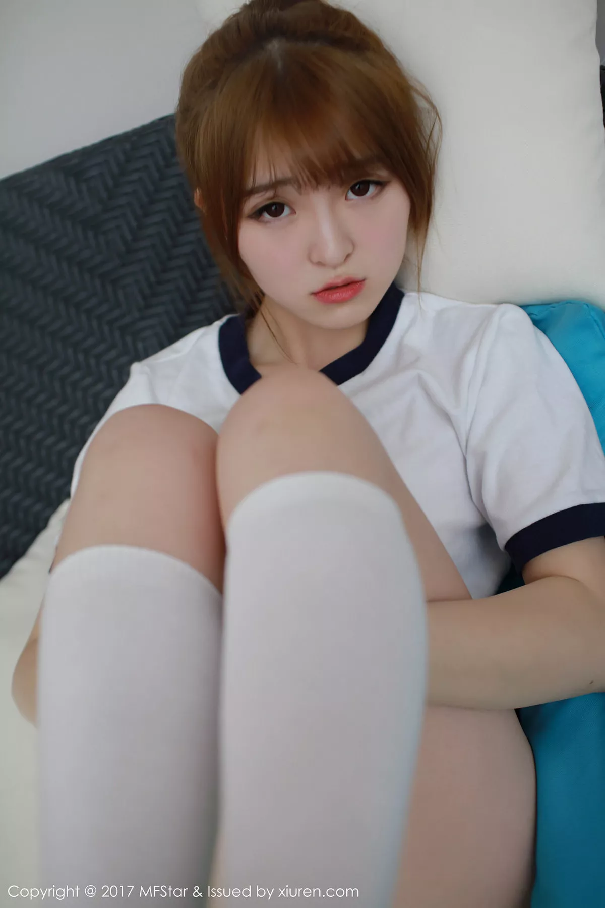 秀人集.com_[MFStar模范学院]Vol.090_嫩模伊小七MoMo清纯运动服+眼镜OL系列完美身材写真51P