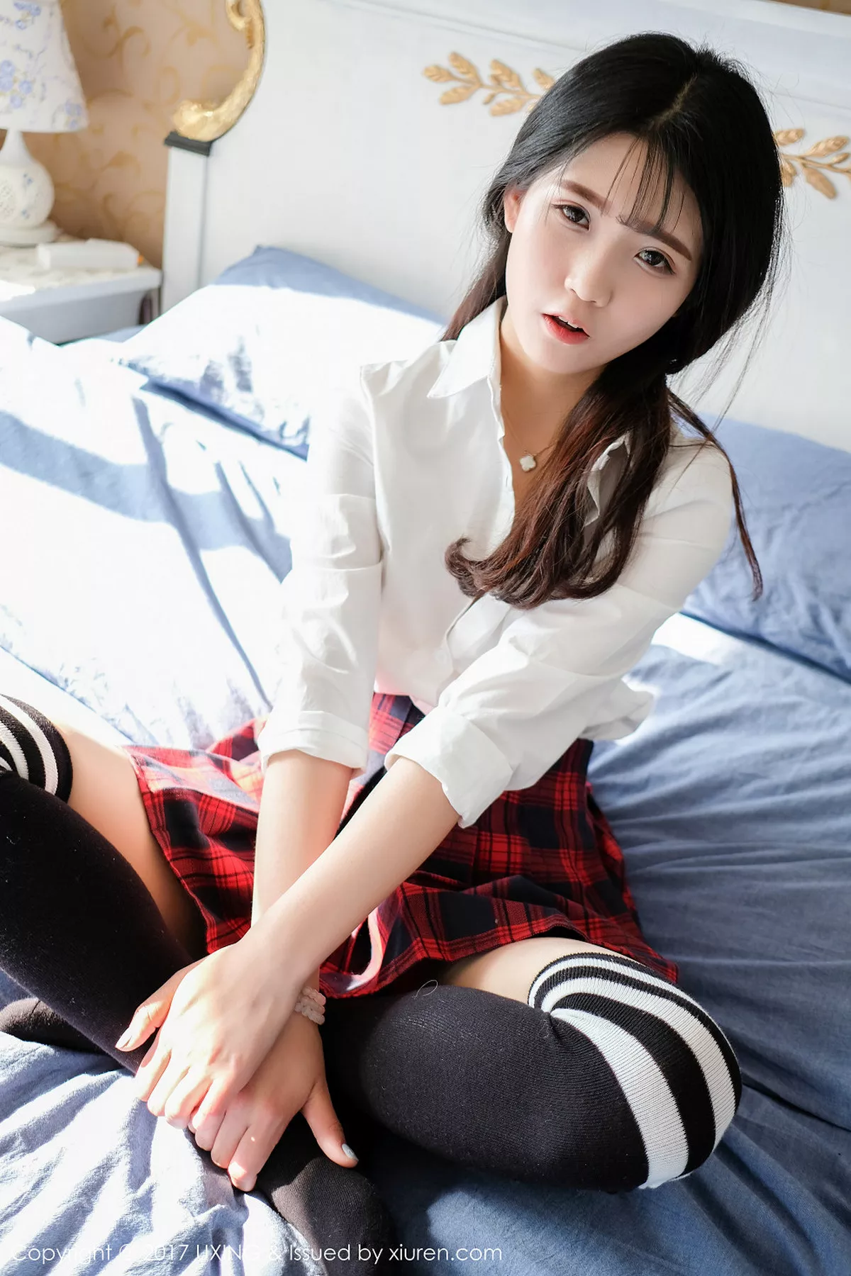 秀人集.com_[UXING优星馆]Vol.046_童颜巨乳妹子可爱的小叶子格子短裙学生装性感内衣写真50P