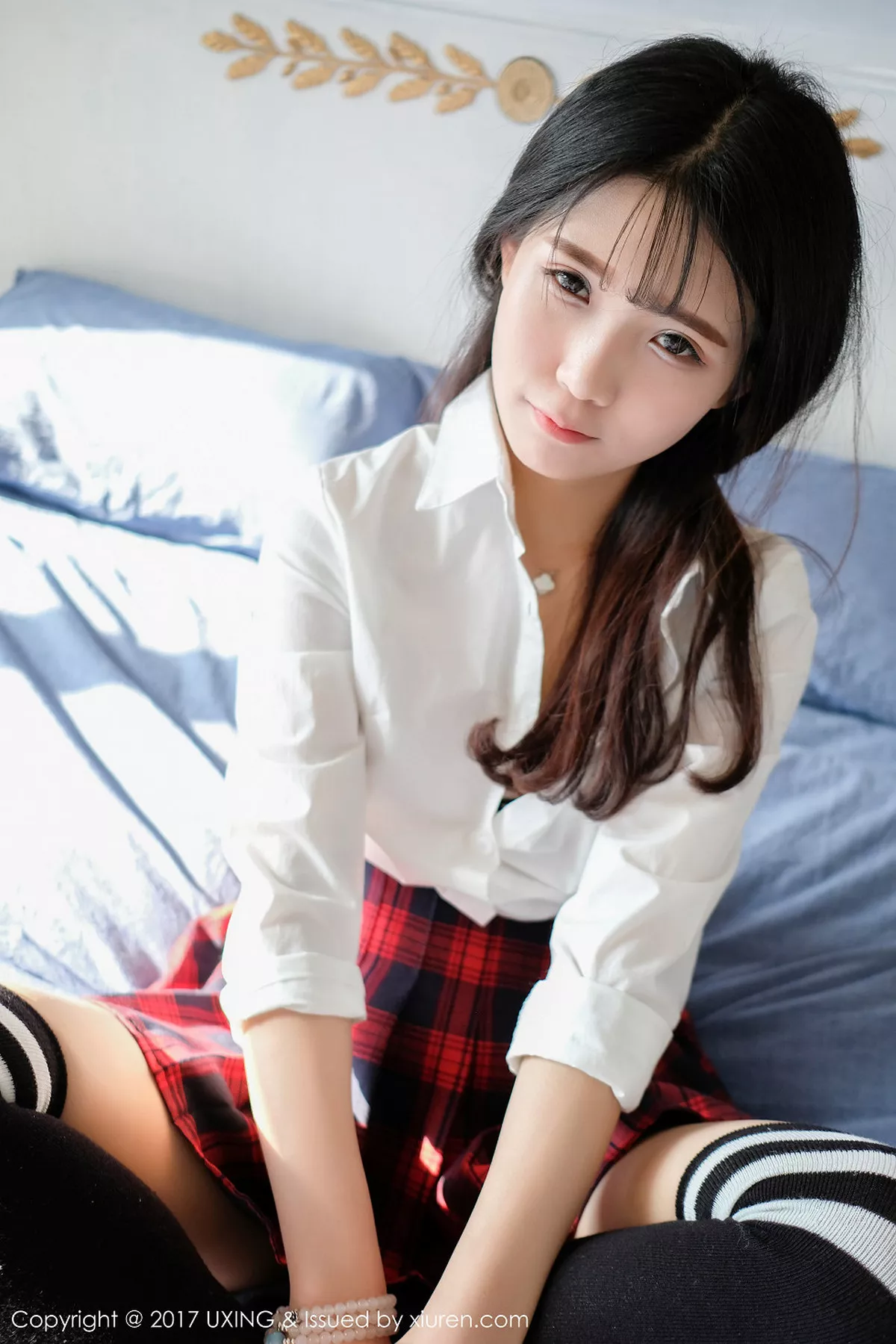 秀人集.com_[UXING优星馆]Vol.046_童颜巨乳妹子可爱的小叶子格子短裙学生装性感内衣写真50P