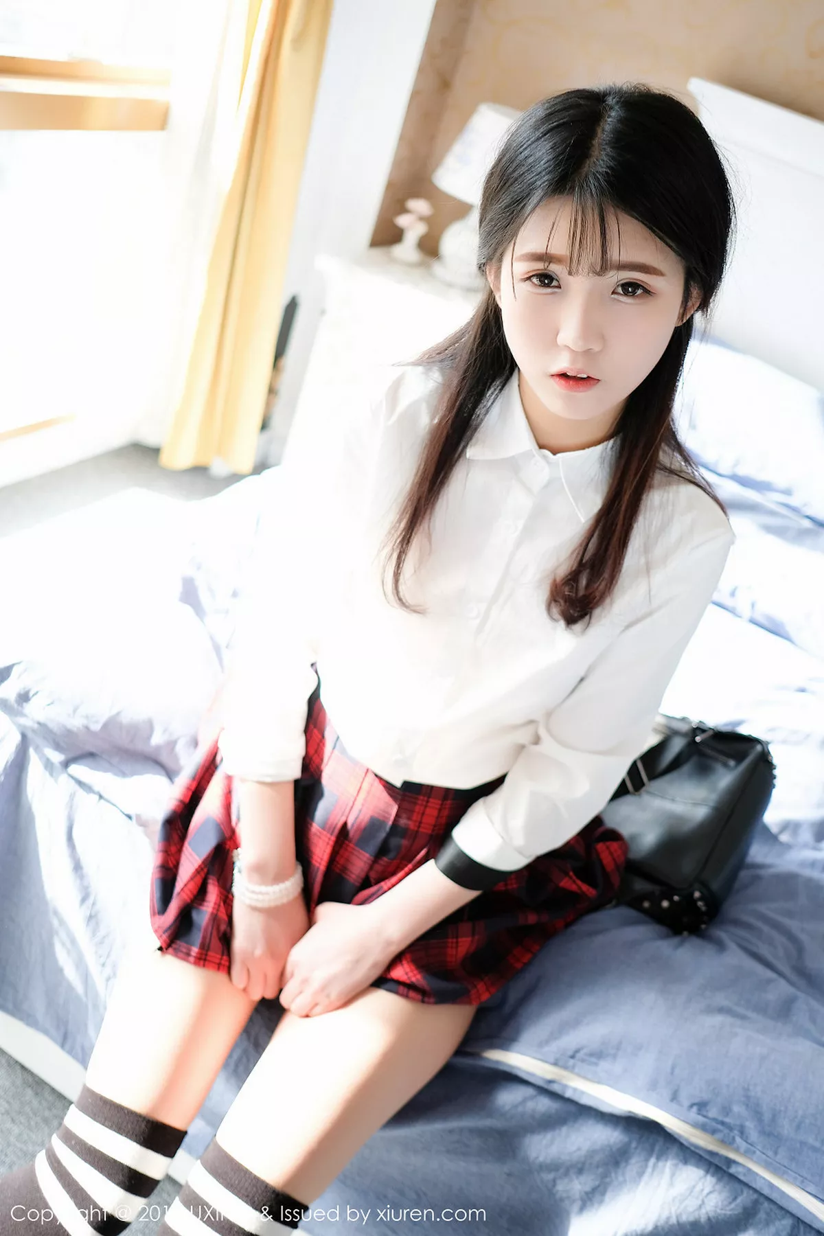 秀人集.com_[UXING优星馆]Vol.046_童颜巨乳妹子可爱的小叶子格子短裙学生装性感内衣写真50P