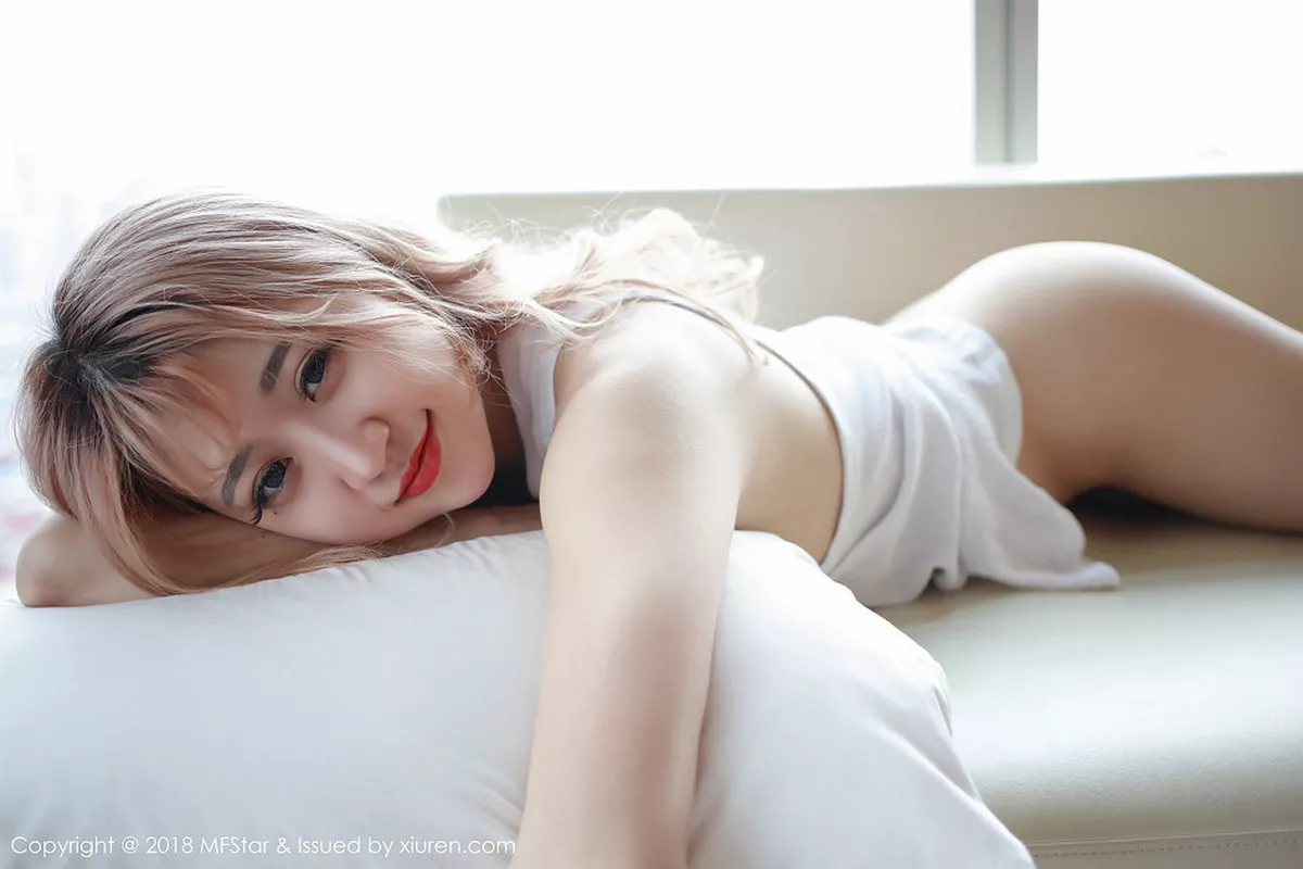 秀人集.com_[MFStar模范学院]Vol.150_嫩模静静tobey白色吊带背心全裸下身露翘臀惹火诱惑写真39P