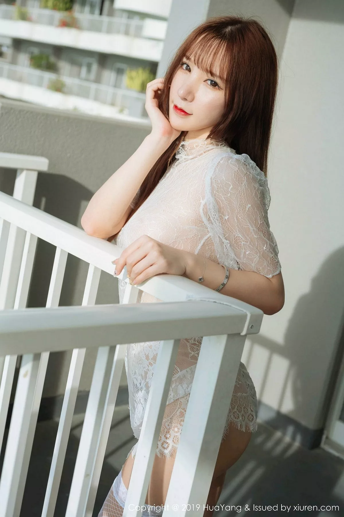 秀人集.com_[HuaYang花漾]Vol.169_女神周于希Sandy私房缕空薄纱内衣配蕾丝袜秀火辣身材诱惑写真50P