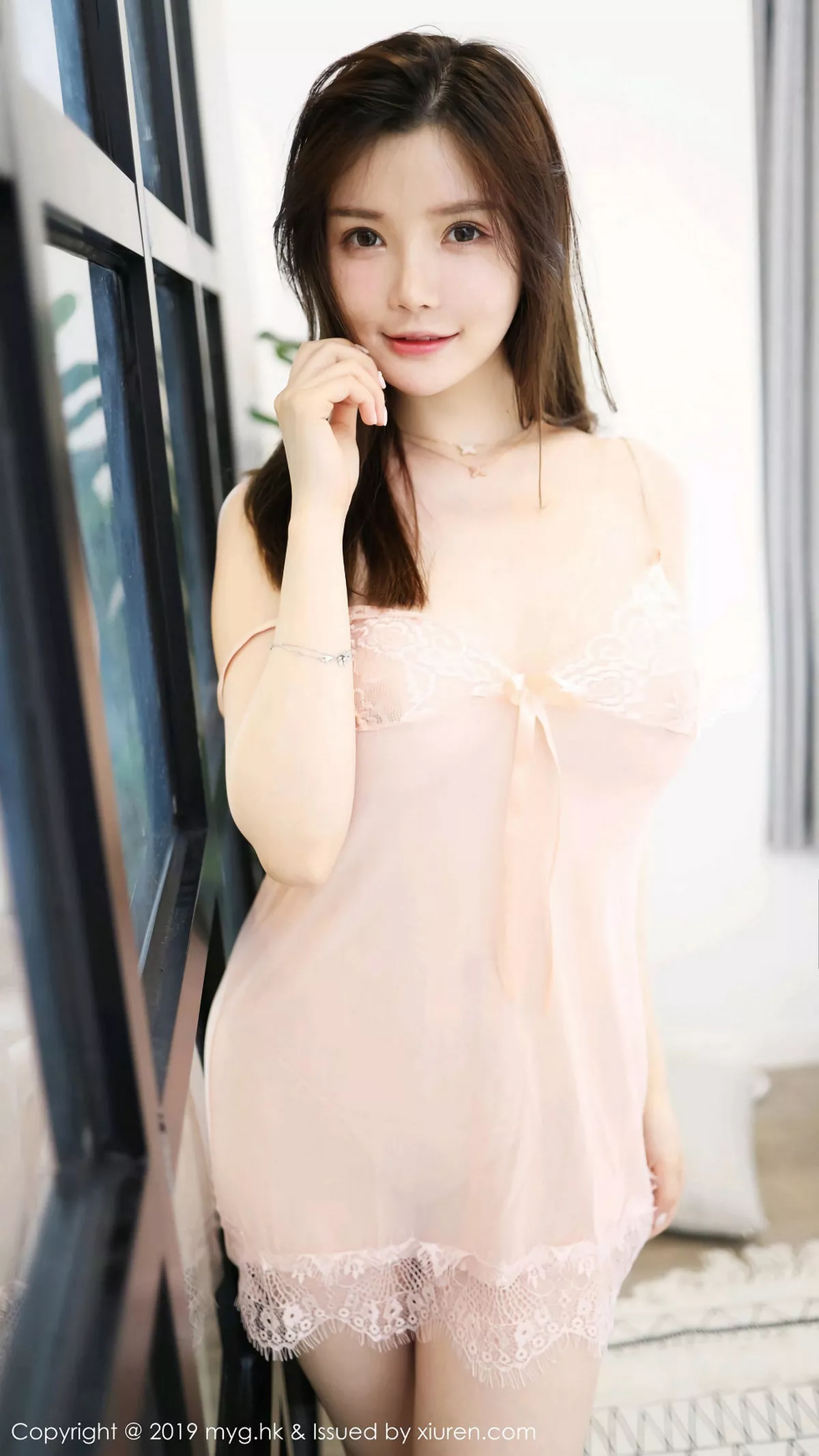 秀人集.com_[MyGirl美媛馆]Vol.378_巨乳妹子糯美子Mini私房粉色清透内衣秀火辣身材诱惑写真60P